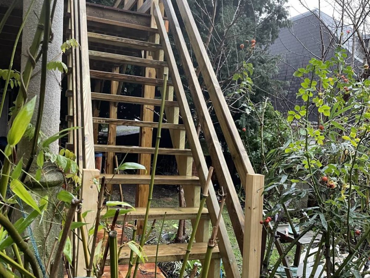 Réalisation d'un escalier par Arts Menuiserie Agencement, menuisier à Rouen