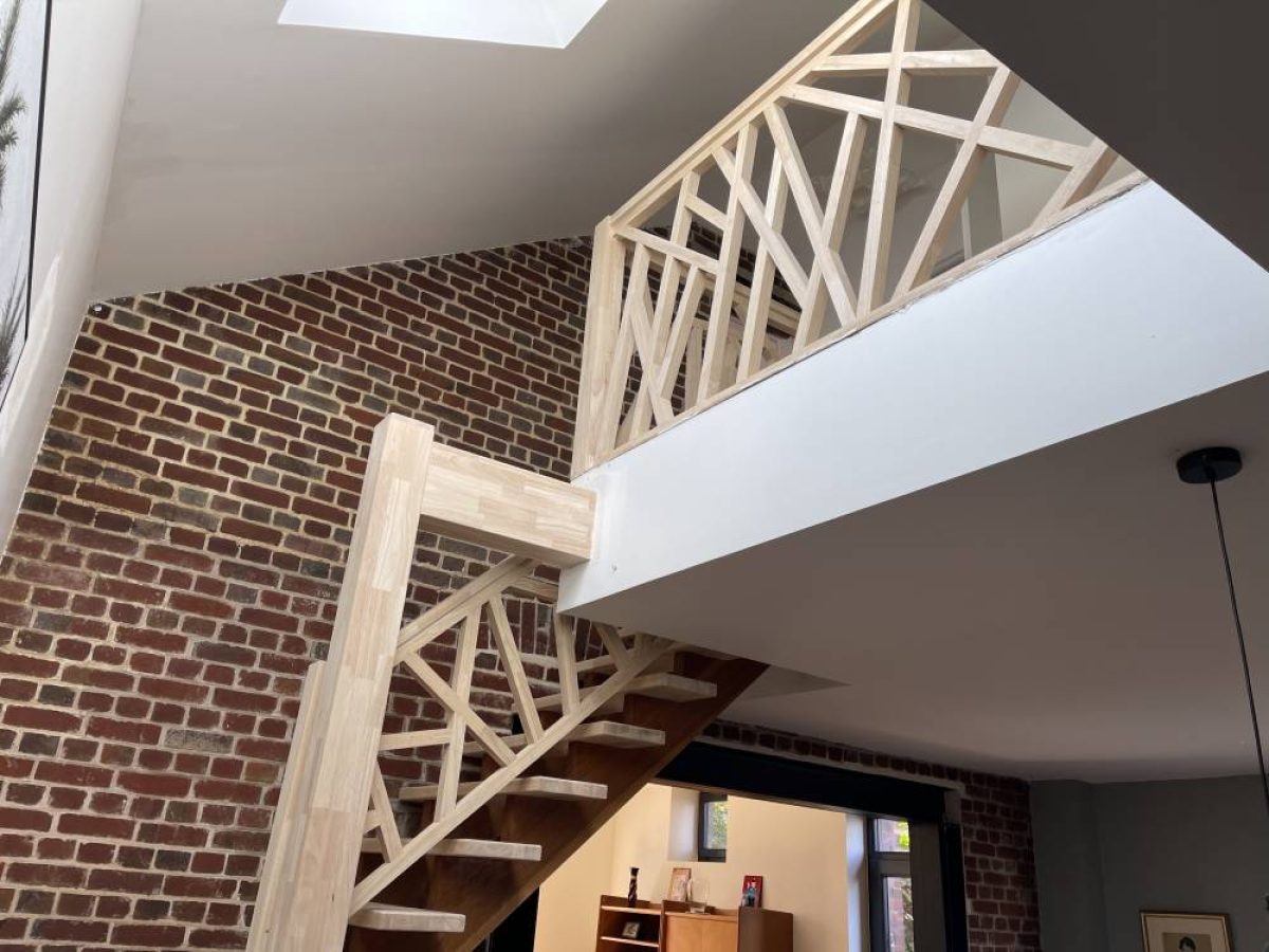 Réalisation d'un escalier par Arts Menuiserie Agencement, menuisier à Rouen