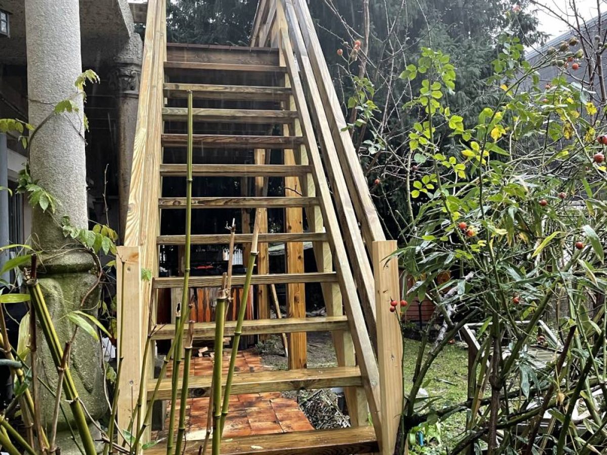 Réalisation d'un escalier par Arts Menuiserie Agencement, menuisier à Rouen