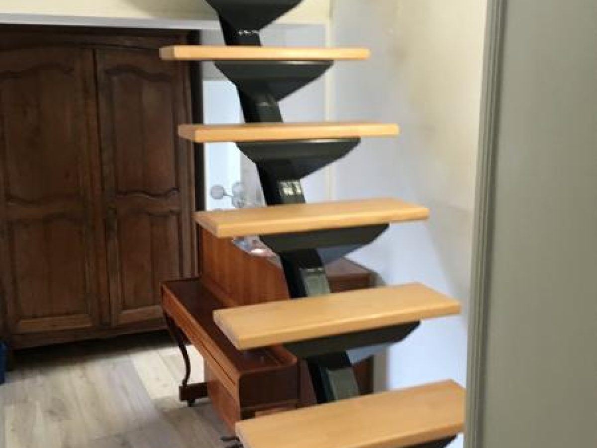 Réalisation d'un escalier par Arts Menuiserie Agencement, menuisier à Rouen