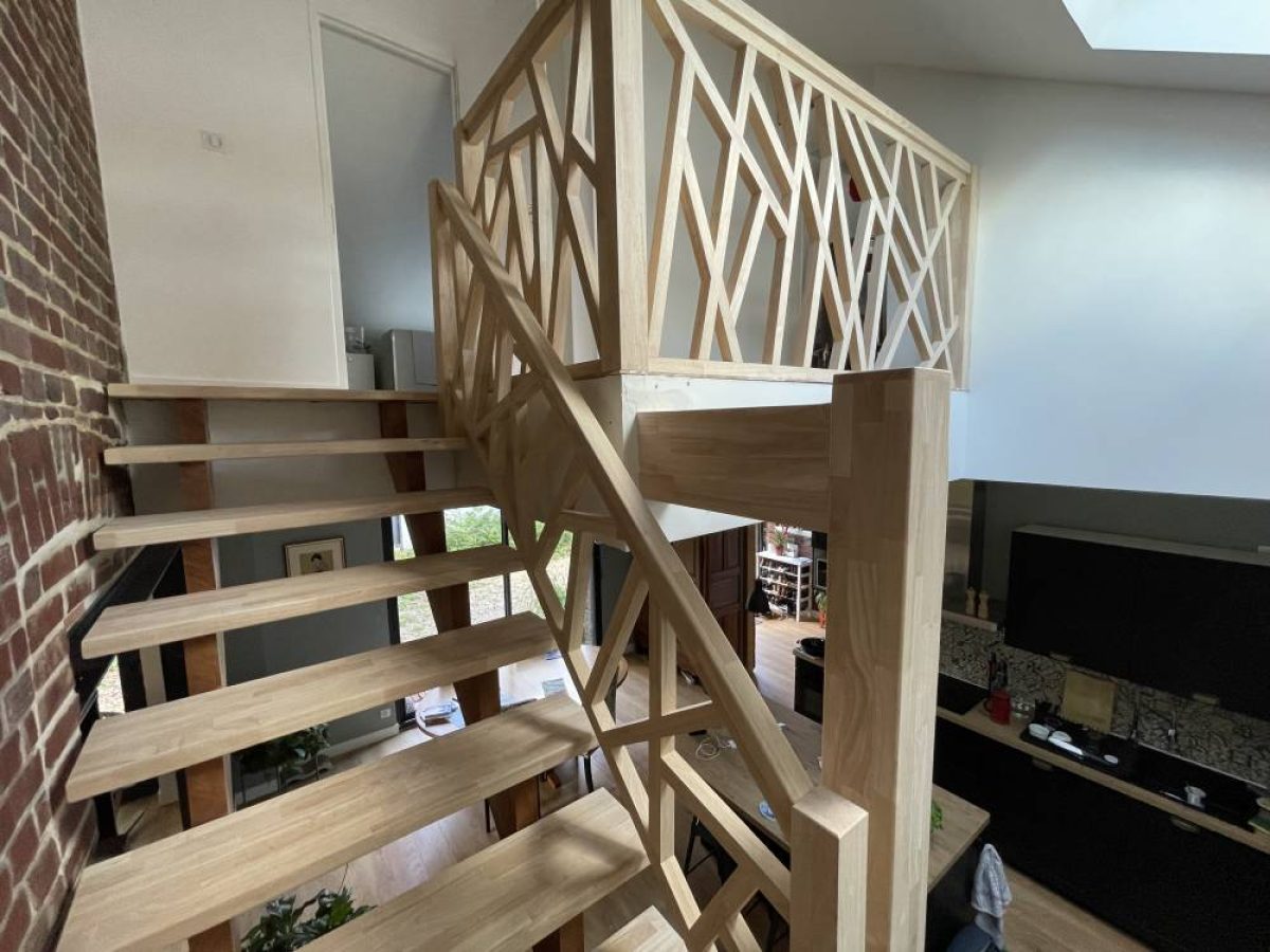 Réalisation d'un escalier par Arts Menuiserie Agencement, menuisier à Rouen