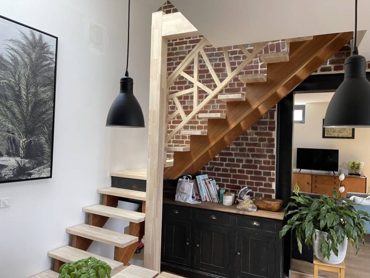 Réalisation d'un escalier par Arts Menuiserie Agencement, menuisier à Rouen