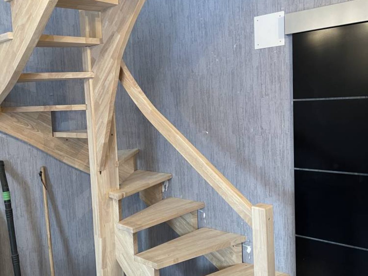 Réalisation d'un escalier par Arts Menuiserie Agencement, menuisier à Rouen