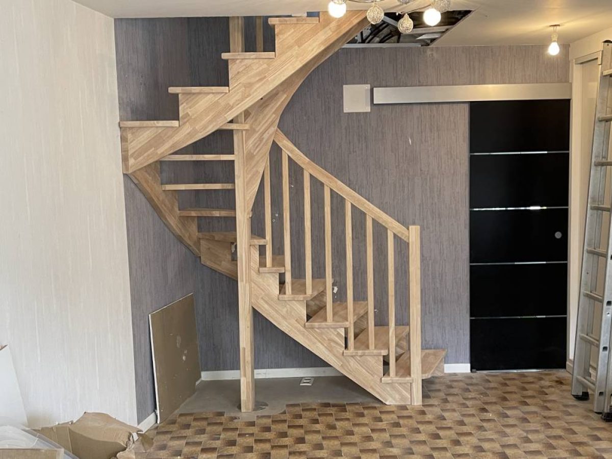 Réalisation d'un escalier par Arts Menuiserie Agencement, menuisier à Rouen