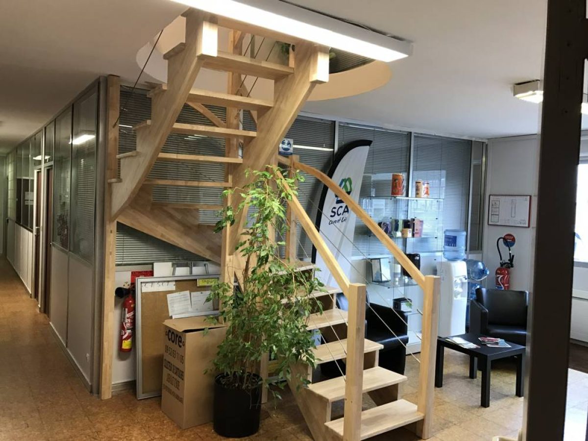 Réalisation d'un escalier par Arts Menuiserie Agencement, menuisier à Rouen