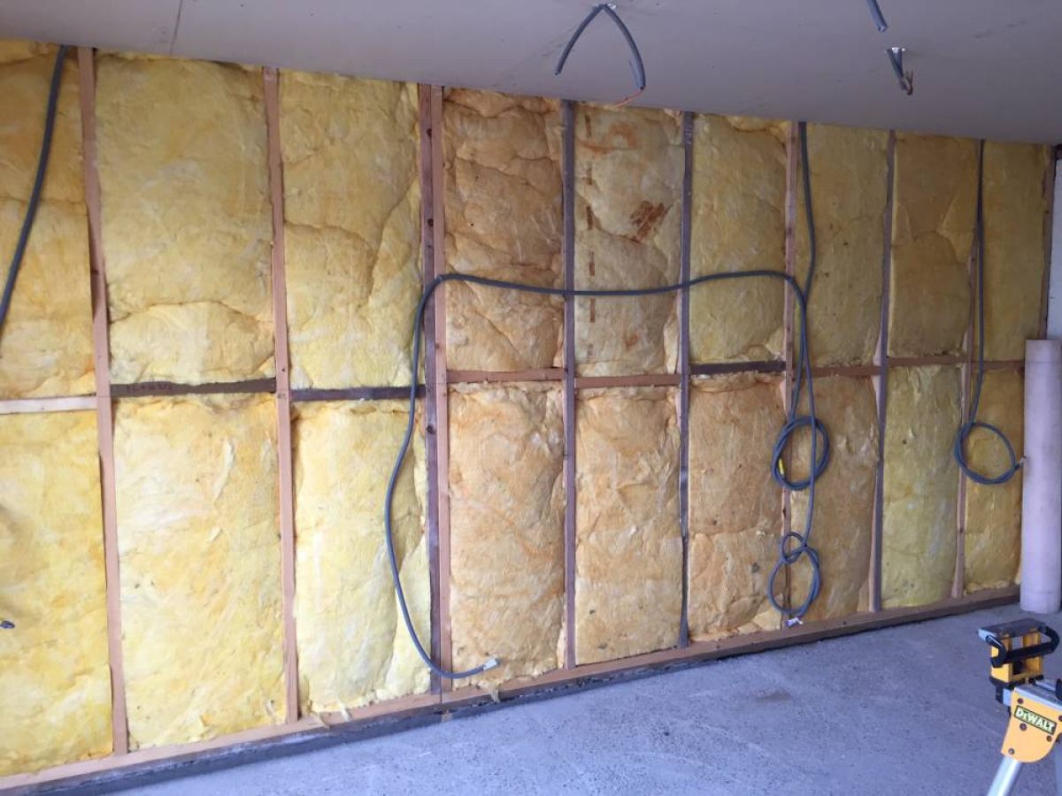 Réalisation d'une isolation par Arts Menuiserie Agencement, menuisier à Rouen