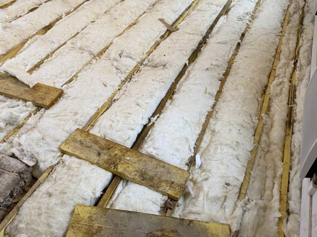 Réalisation d'une isolation par Arts Menuiserie Agencement, menuisier à Rouen