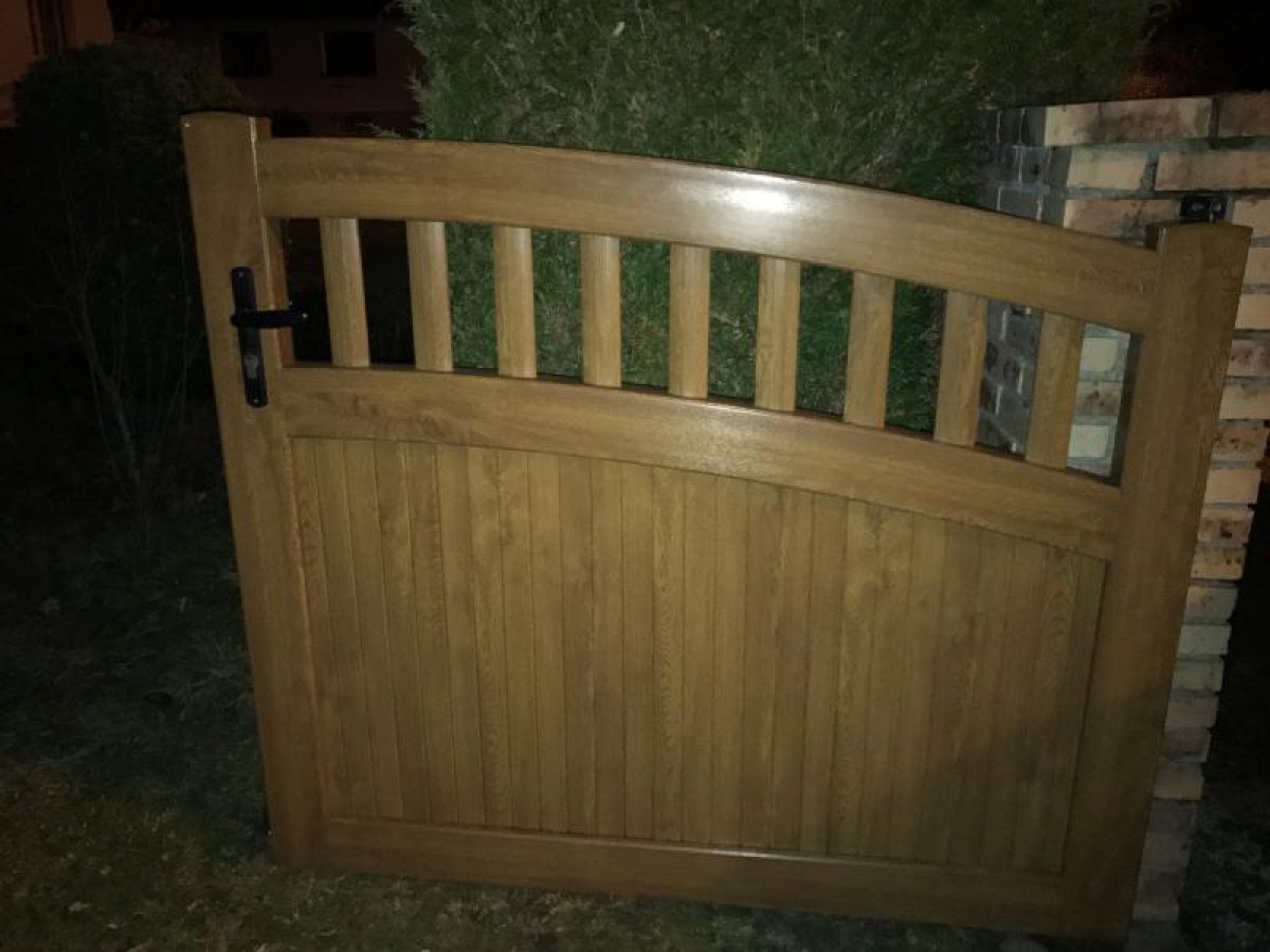 Réalisation d'un portail par Arts Menuiserie Agencement, menuisier à Rouen