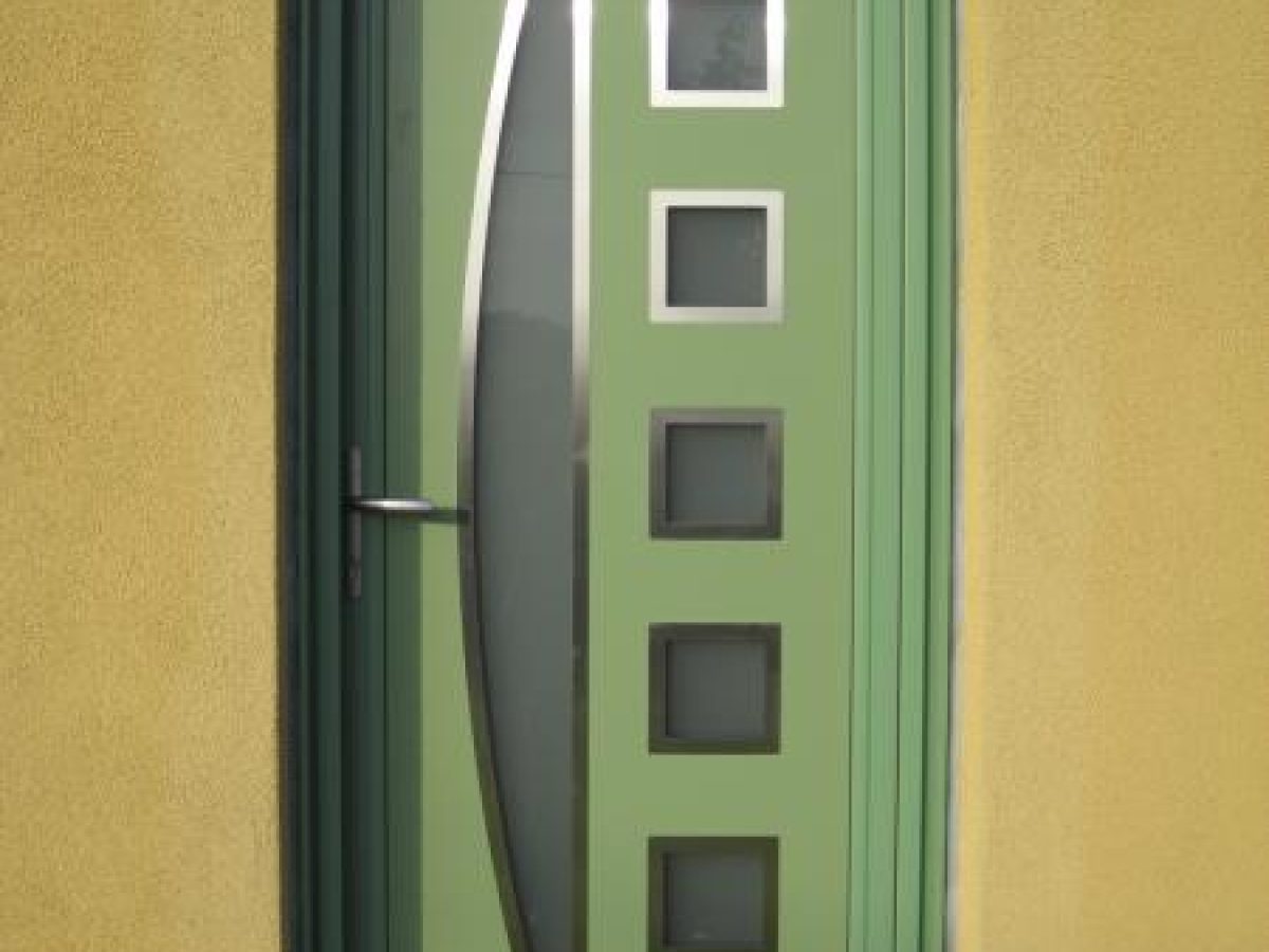 Réalisation d'une porte d'entrée par Arts Menuiserie Agencement, menuisier à Rouen