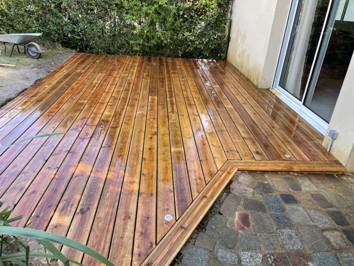 Réalisation d'une terrasse bois par Arts Menuiserie Agencement, menuisier à Rouen
