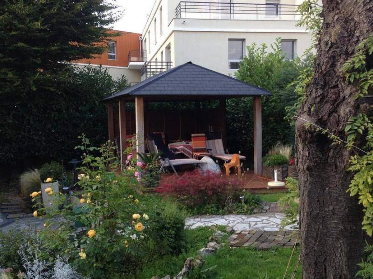 Réalisation d'une terrasse bois par Arts Menuiserie Agencement, menuisier à Rouen